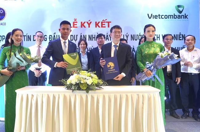 Vietcombank Huế và Công ty cổ phần Cấp nước Thừa Thiên Huế (HueWACO) ký kết hợp đồng tín dụng đầu tư dự án Nhà máy xử lý nước sạch Vạn Niên 