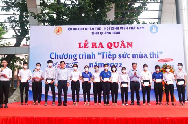 Vietcombank Quảng Ngãi đồng hành cùng chương trình “Tiếp sức mùa thi” năm 2022