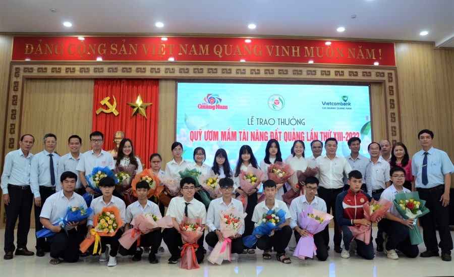 Vietcombank Quảng Nam đồng hành cùng Quỹ ươm mầm tài năng đất Quảng lần thứ XIII - năm 2022