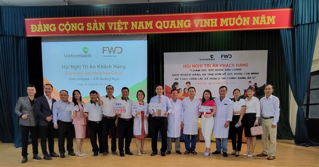 Vietcombank Quảng Ngãi chăm sóc sức khỏe tri ân khách hàng