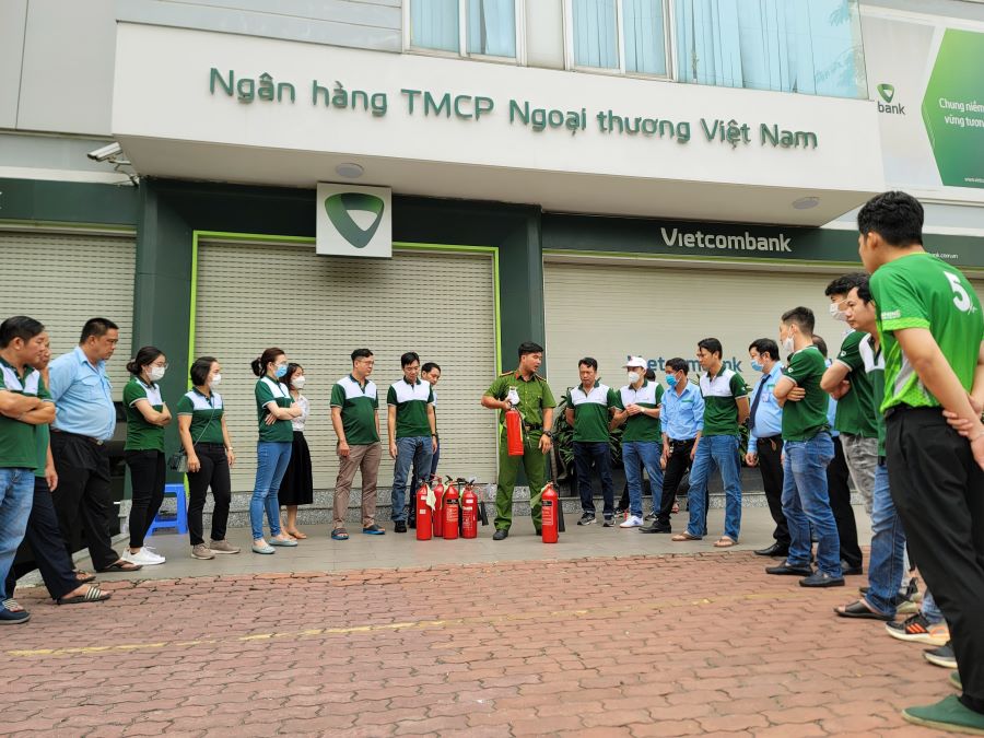 Vietcombank Thủ Thiêm tổ chức tuyên truyền, huấn luyện nghiệp vụ PCCC cho lực lượng cơ sở
