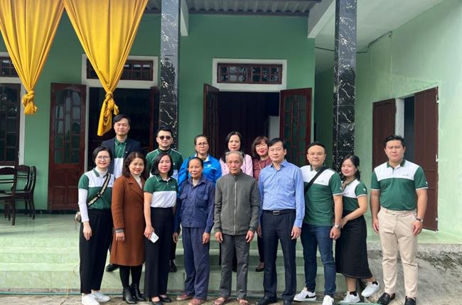 Vietcombank Hoàn Kiếm trao tặng nhà tình nghĩa cho hộ dân có hoàn cảnh khó khăn tại Quảng Trị