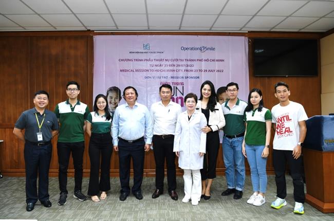 Vietcombank Sài Thành hỗ trợ 100 suất ăn cho chương trình phẫu thuật nụ cười tại Thành phố Hồ Chí Minh