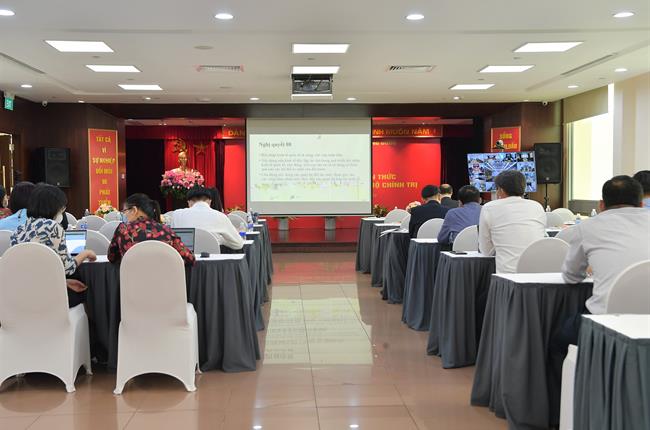 Vietcombank tham dự hội nghị bồi dưỡng, cập nhật kiến thức theo Quy định số 164-QĐ/TW của Bộ Chính trị do Đảng ủy Khối DNTW tổ chức