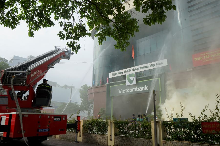 Vietcombank Móng Cái diễn tập phòng cháy chữa cháy và cứu nạn cứu hộ năm 2022
