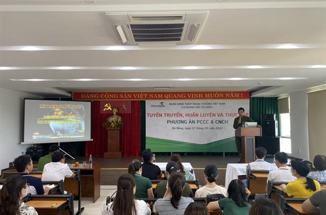 Vietcombank Bắc Đà Nẵng tổ chức tuyên truyền, huấn luyện và diễn tập phương án PCCC & CNCH