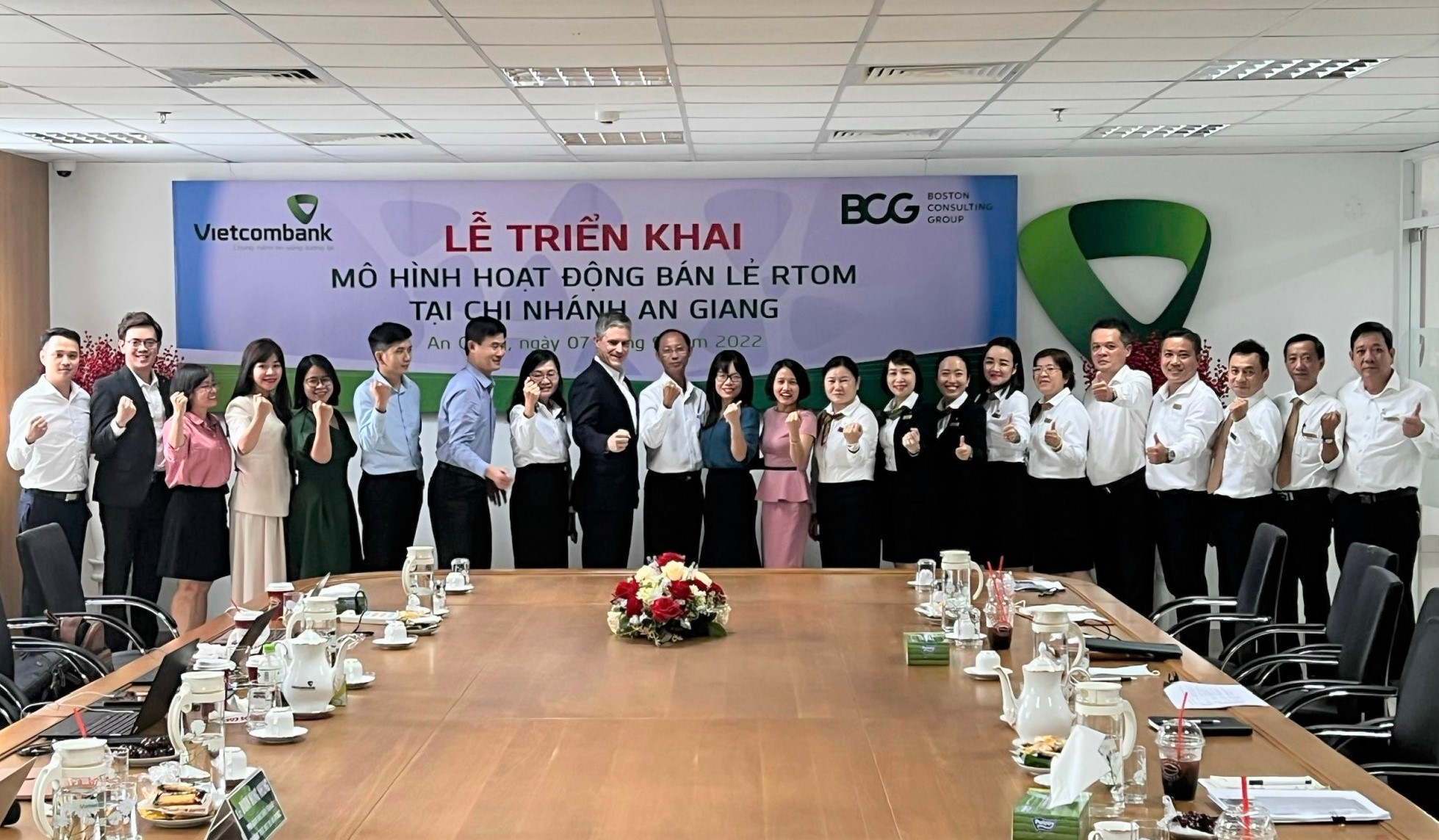 Vietcombank chính thức triển khai mô hình hoạt động bán lẻ RTOM tại chi nhánh An Giang