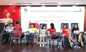 Đoàn thanh niên Vietcombank Trụ sở chính tổ chức Ngày hội hiến máu tình nguyện “Giọt hồng yêu thương” năm 2022