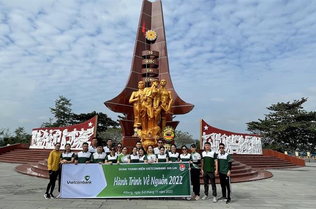 Đoàn thanh niên Vietcombank Gia Lai tổ chức hành trình về nguồn năm 2022