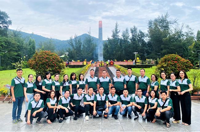 Chi bộ Vietcombank Thái Nguyên tổ chức chương trình về nguồn tại Côn Đảo