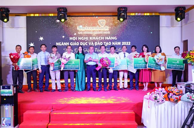 Vietcombank Quảng Ngãi tri ân khách hàng nghành giáo dục - đào tạo tỉnh năm 2022