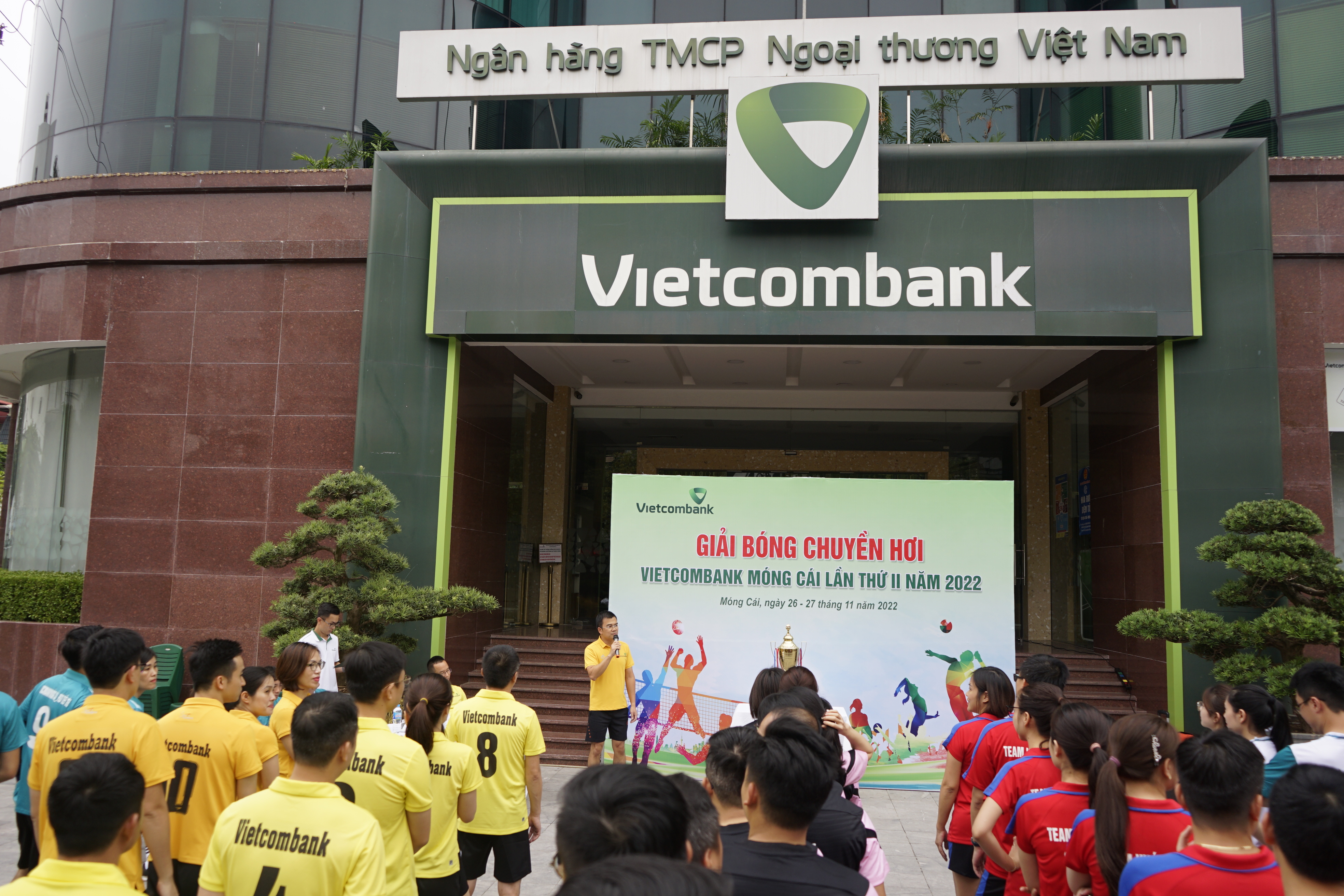 Vietcombank Móng Cái tổ chức giải bóng chuyền hơi lần thứ II năm 2022