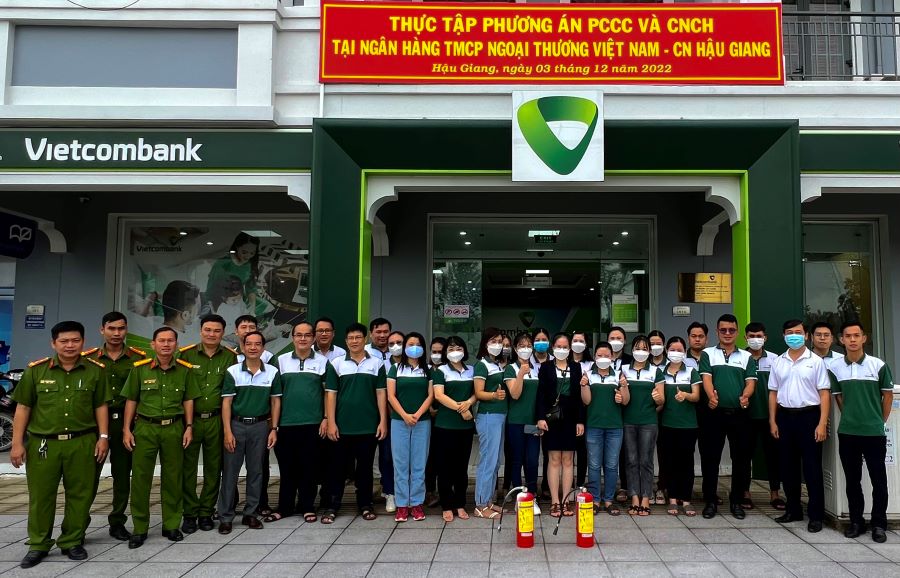Vietcombank Hậu Giang tổ chức thực tập phương án PCCC-CNCH