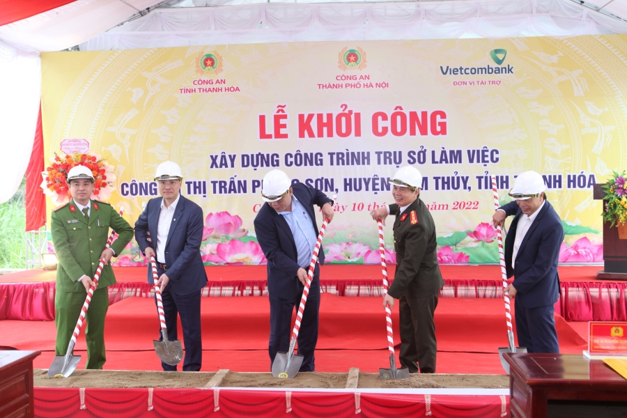 Vietcombank tài trợ xây dựng công trình trụ sở làm việc của công an thị trấn Phong Sơn, huyện Cẩm Thủy, tỉnh Thanh Hóa