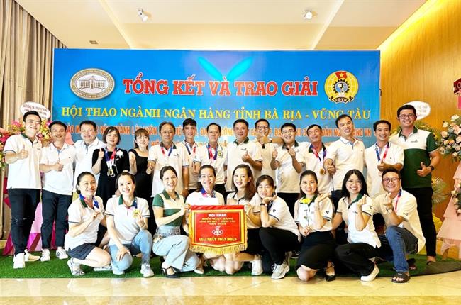 Vietcombank Vũng Tàu lần thứ 2 liên tiếp đoạt giải Nhất toàn đoàn hội thao truyền thống Khối Ngân hàng 