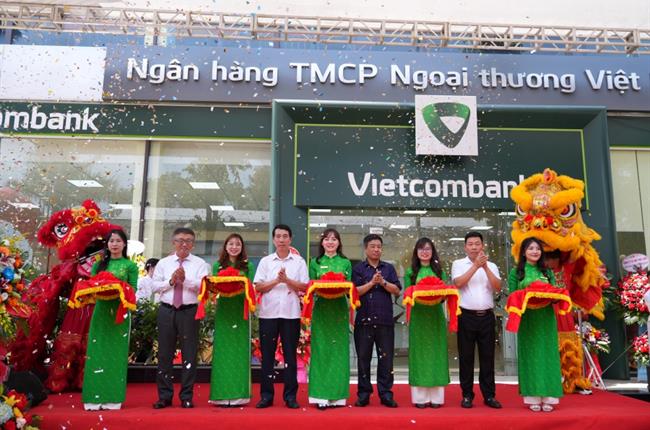 Vietcombank Bắc Giang khai trương Phòng giao dịch Lục Nam