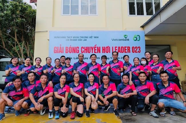 Vietcombank Đắk Lắk tổ chức thành công giải bóng chuyền hơi Leader 023