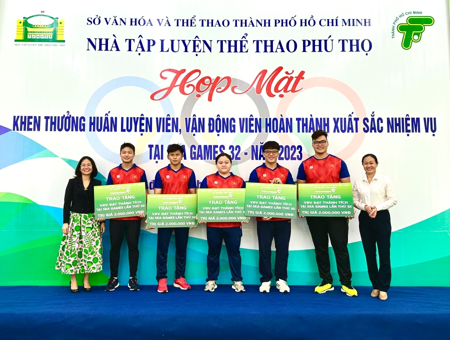 Vietcombank Tân Định tặng thưởng huấn luyện viên, vận động viên có thành tích xuất sắc tại SEA Games 32