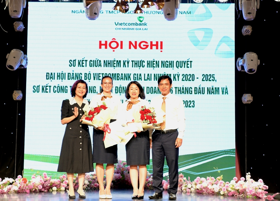 Vietcombank Gia Lai tổ chức hội nghị sơ kết công tác Đảng và hoạt động kinh doanh, triển khai nhiệm vụ 6 tháng cuối năm 2023