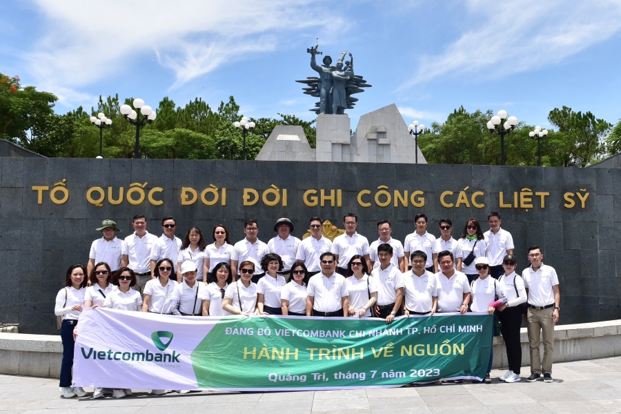 Vietcombank TP. Hồ Chí Minh tổ chức hành trình về nguồn tại tỉnh Quảng Trị