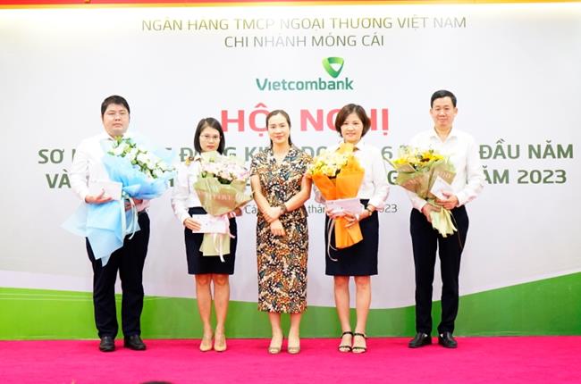 Vietcombank Móng Cái tổ chức hội nghị sơ kết hoạt động kinh doanh và triển khai nhiệm vụ 6 tháng cuối năm 2023