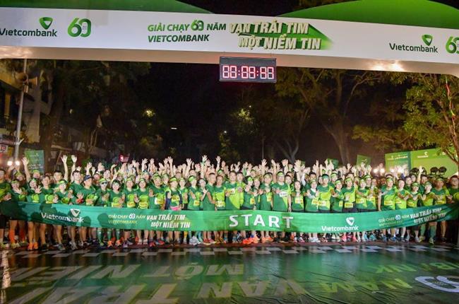 Giải chạy 60 năm Vietcombank “Vạn trái tim - Một niềm tin” thành công tốt đẹp