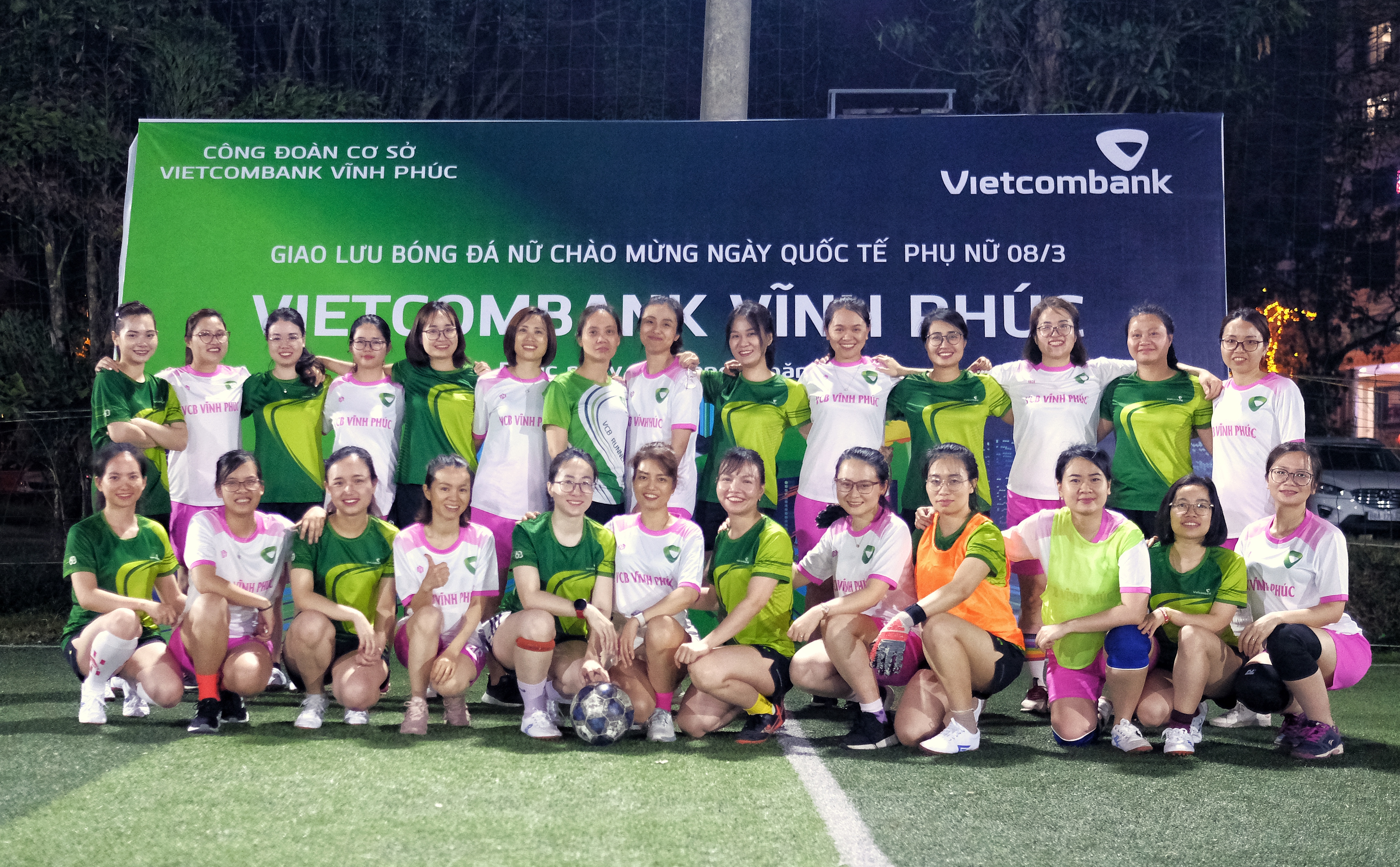 Vietcombank Vĩnh Phúc tổ chức giao hữu bóng đá nữ tại chi nhánh