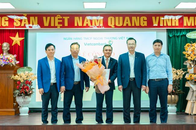 Vietcombank công bố quyết định điều động và bổ nhiệm Giám đốc chi nhánh Quy Nhơn