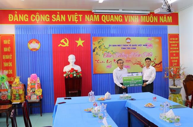 Vietcombank Trà Vinh chung tay vì người nghèo đón Tết Nguyên đán 2023