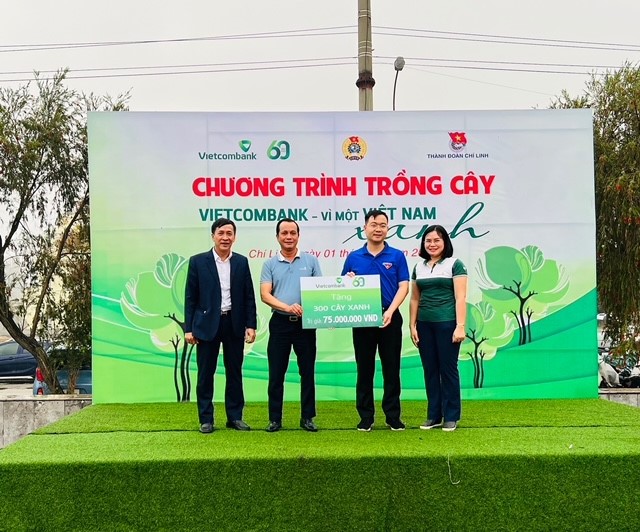 Vietcombank Chí Linh trồng 300 cây xanh tại thành phố Chí Linh