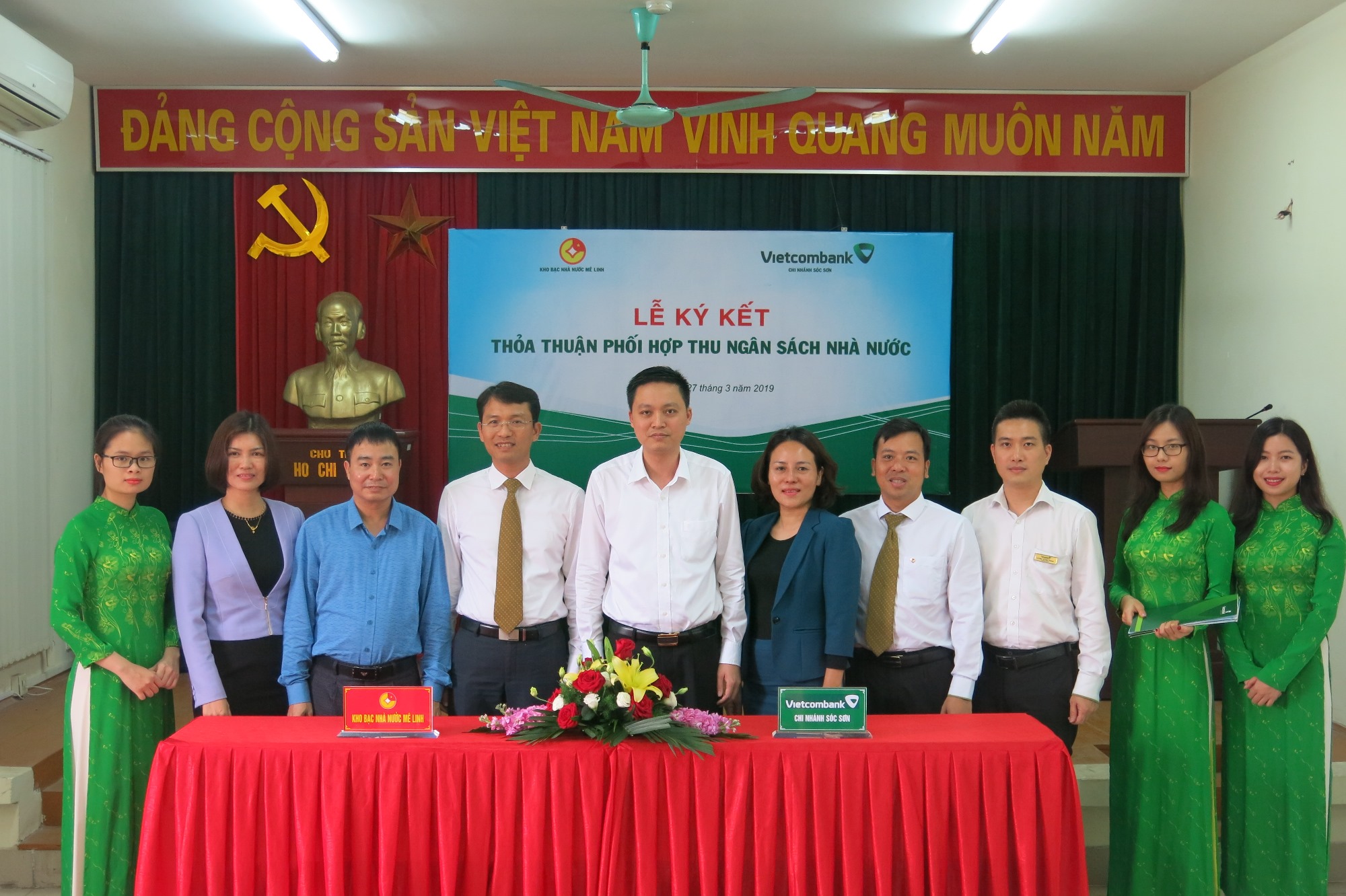 Vietcombank Sóc Sơn ký thỏa thuận hợp tác phối hợp thu NSNN với Kho bạc huyện Mê Linh