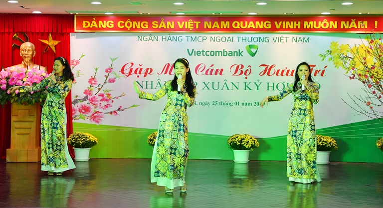 Ban lãnh đạo Vietcombank gặp mặt cán bộ hưu trí tại Hà Nội nhân dịp Xuân Kỷ Hợi 2019